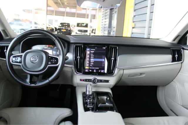 Volvo S90 (2018) thumbnail 15