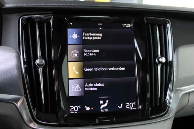 Volvo S90 (2018) thumbnail 26