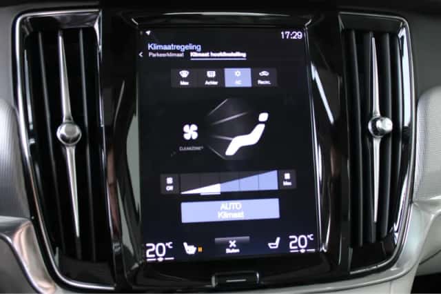 Volvo S90 (2018) thumbnail 30