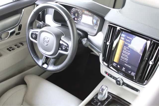 Volvo S90 (2018) thumbnail 38