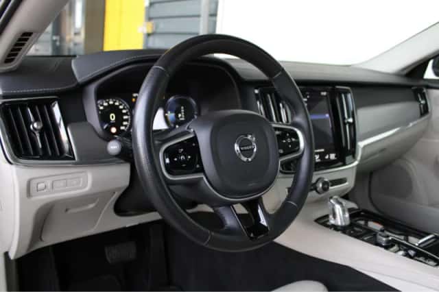 Volvo S90 (2018) thumbnail 10