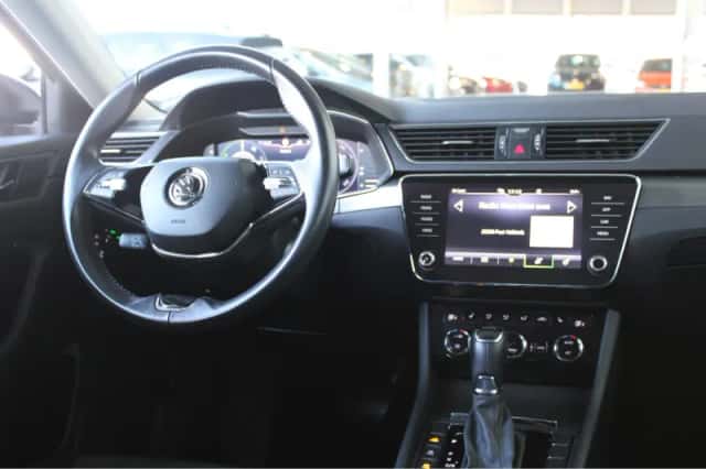 Škoda Superb (2020) thumbnail 17