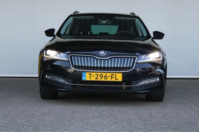 Škoda Superb (2020) thumbnail 3