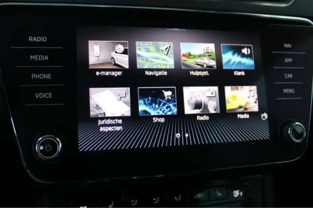 Škoda Superb (2020) thumbnail 30