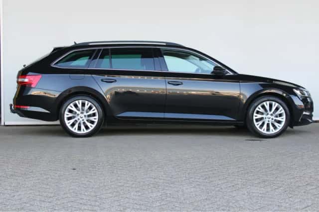 Škoda Superb (2020) thumbnail 5