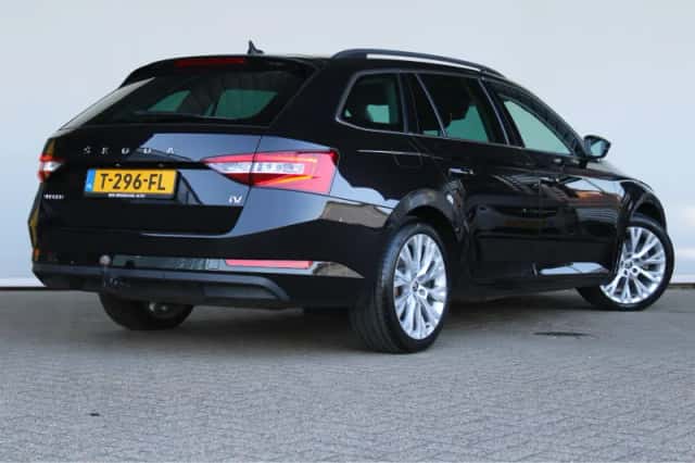 Škoda Superb (2020) thumbnail 6