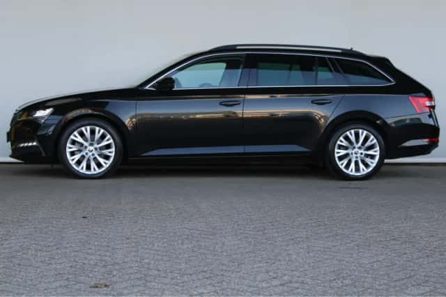 Škoda Superb (2020) thumbnail 9