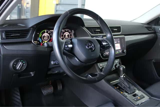 Škoda Superb (2020) thumbnail 10