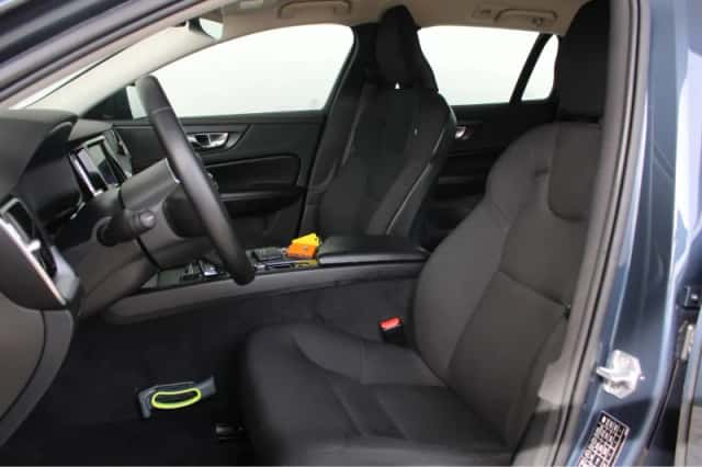 Volvo V60 (2021) thumbnail 14