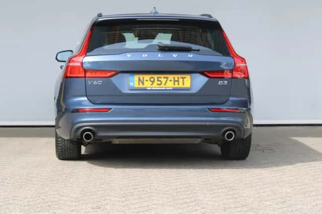 Volvo V60 (2021) thumbnail 6