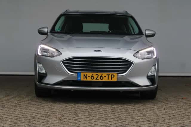 Ford Focus (2022) thumbnail 2