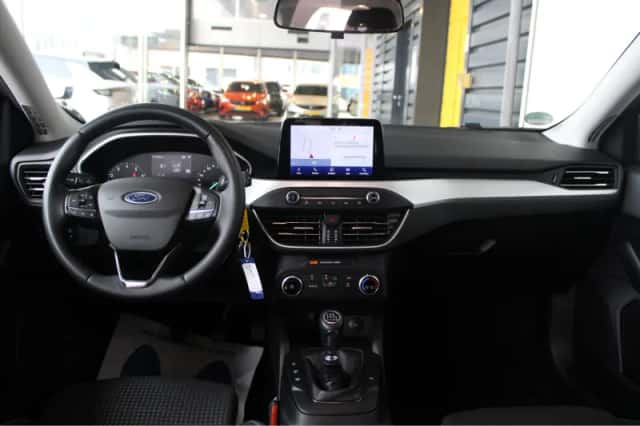 Ford Focus (2022) thumbnail 15