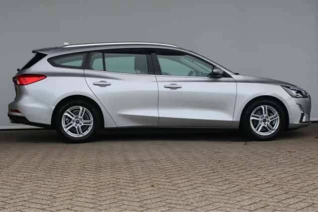 Ford Focus (2022) thumbnail 4