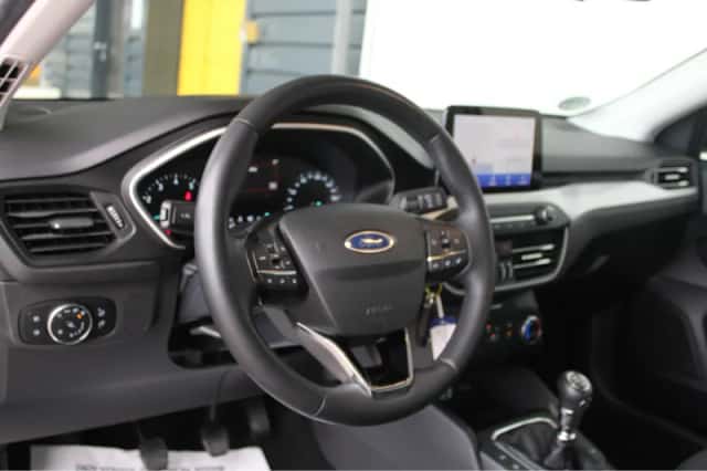 Ford Focus (2022) thumbnail 9