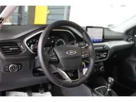 Ford Focus (2022) thumbnail 9