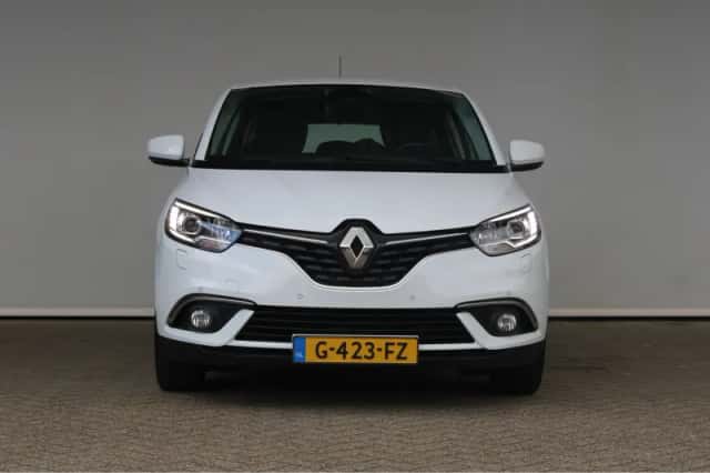 Renault Scénic (2018) thumbnail 2