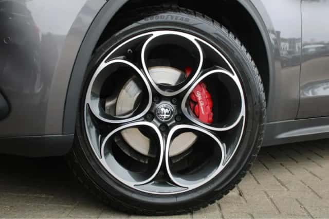 Alfa Romeo Stelvio (2022) thumbnail 11