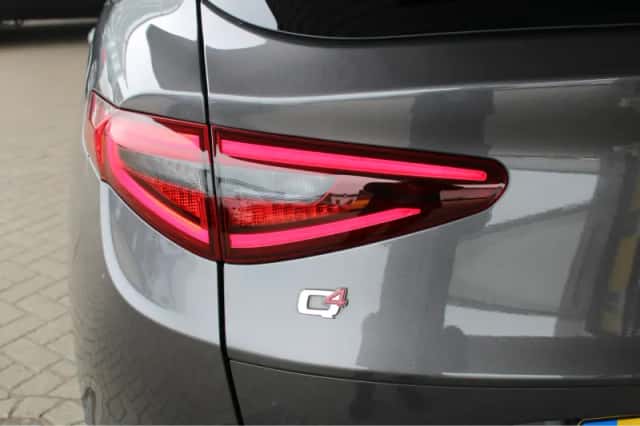 Alfa Romeo Stelvio (2022) thumbnail 13