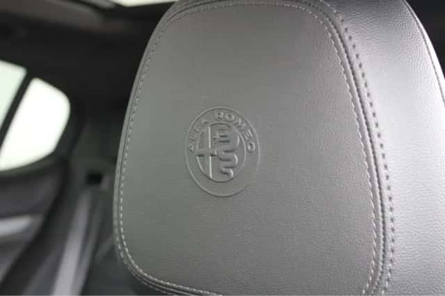 Alfa Romeo Stelvio (2022) thumbnail 20