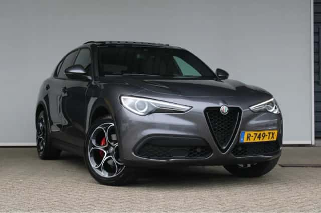 Alfa Romeo Stelvio (2022) thumbnail 3