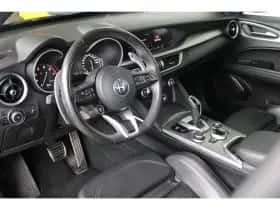 Alfa Romeo Stelvio (2022) thumbnail 22