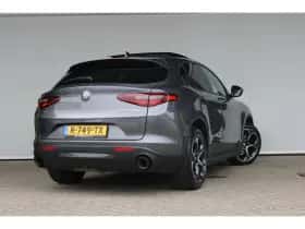Alfa Romeo Stelvio (2022) thumbnail 5