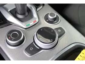 Alfa Romeo Stelvio (2022) thumbnail 44