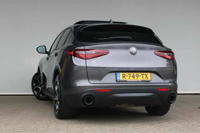 Alfa Romeo Stelvio (2022) thumbnail 7