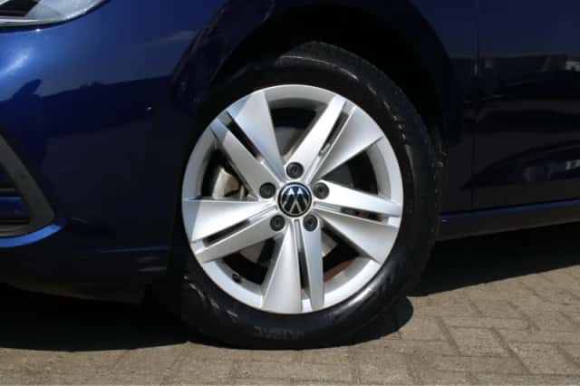 Volkswagen Golf (2022) thumbnail 12