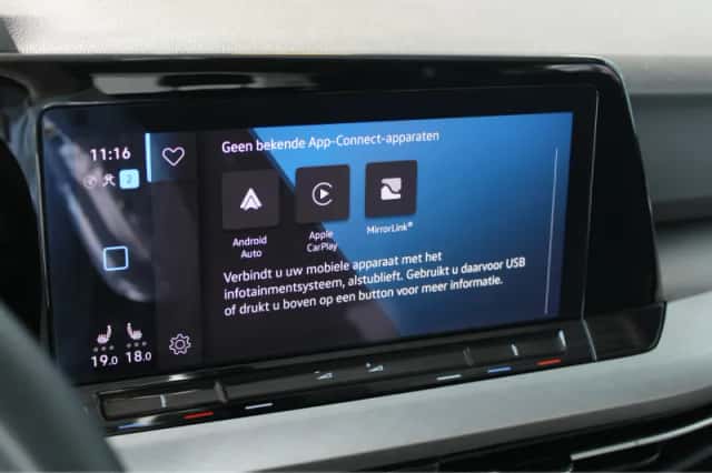 Volkswagen Golf (2022) thumbnail 19