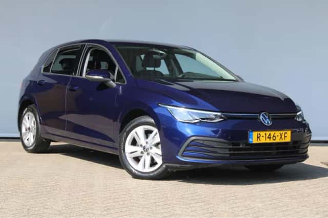 Volkswagen Golf (2022) thumbnail 3