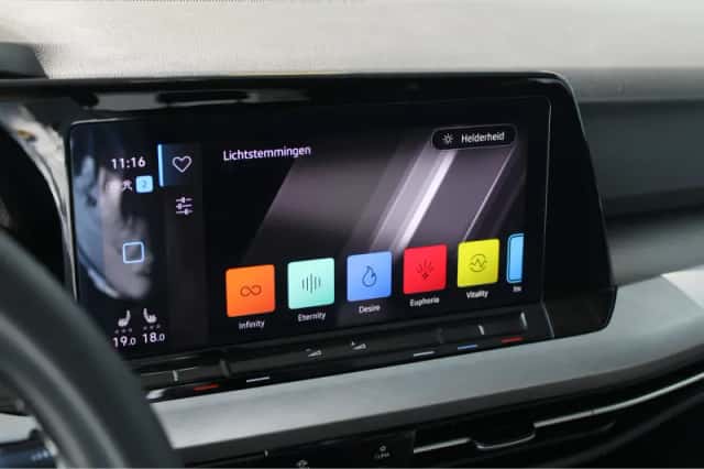 Volkswagen Golf (2022) thumbnail 21