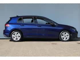 Volkswagen Golf (2022) thumbnail 4