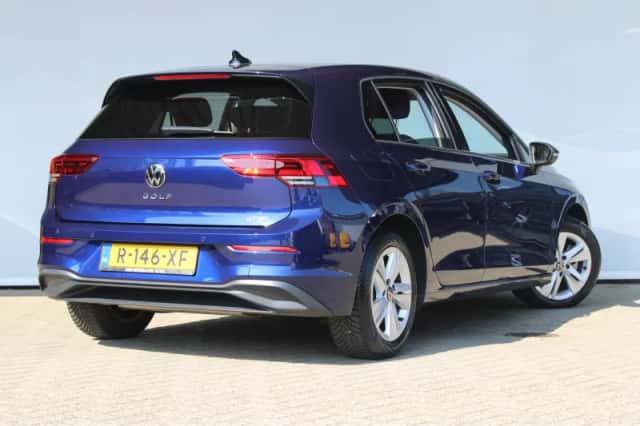 Volkswagen Golf (2022) thumbnail 5
