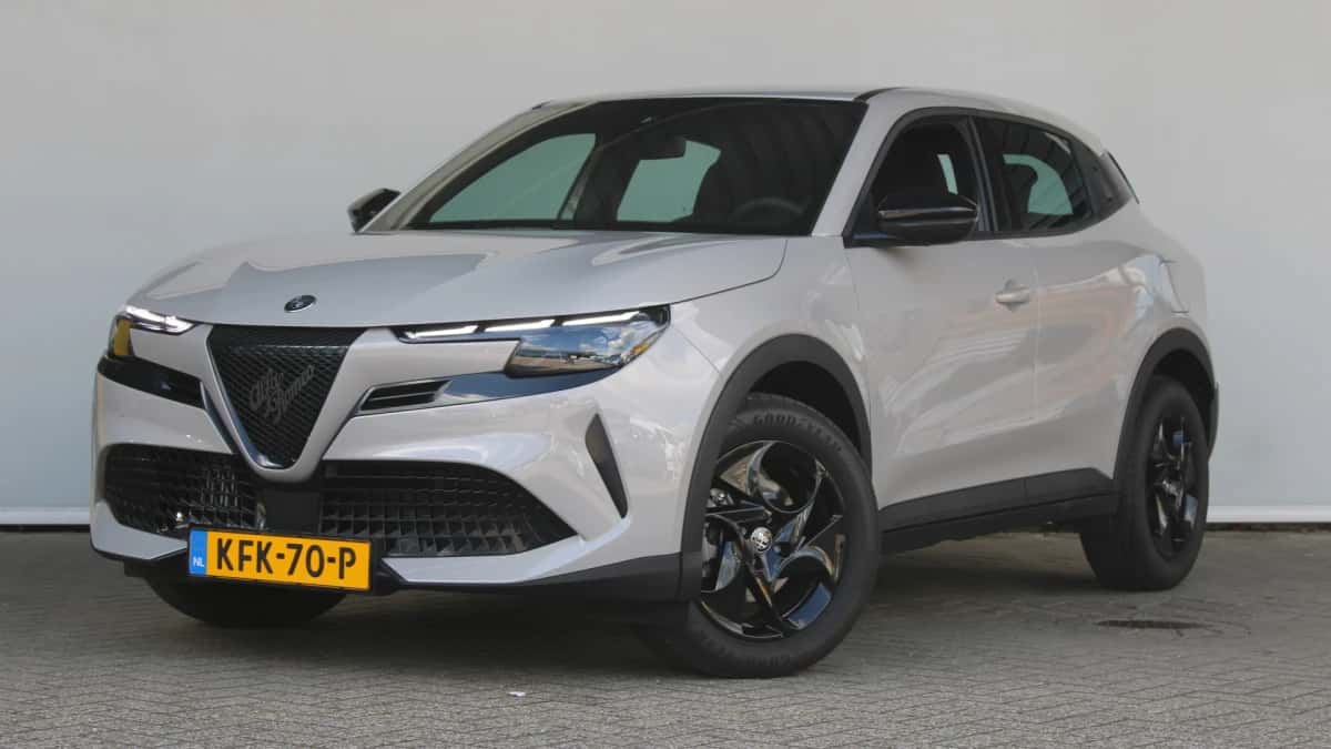 Alfa Romeo Junior (2025) — foto 1