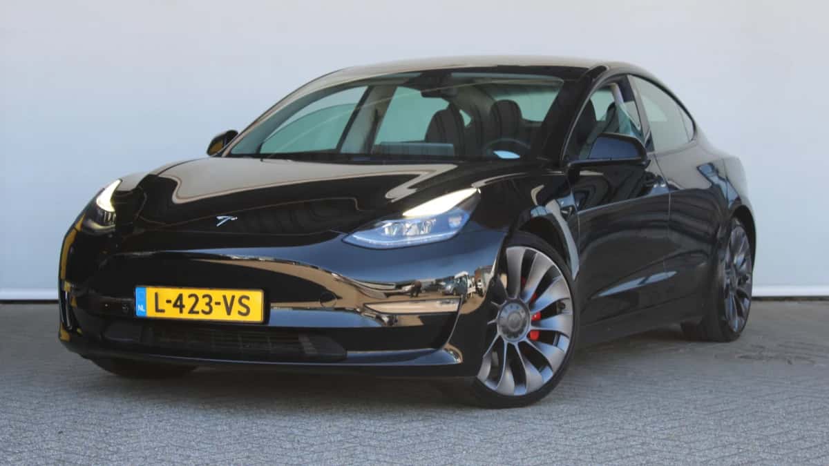 Tesla Model 3 (2021) — foto 1