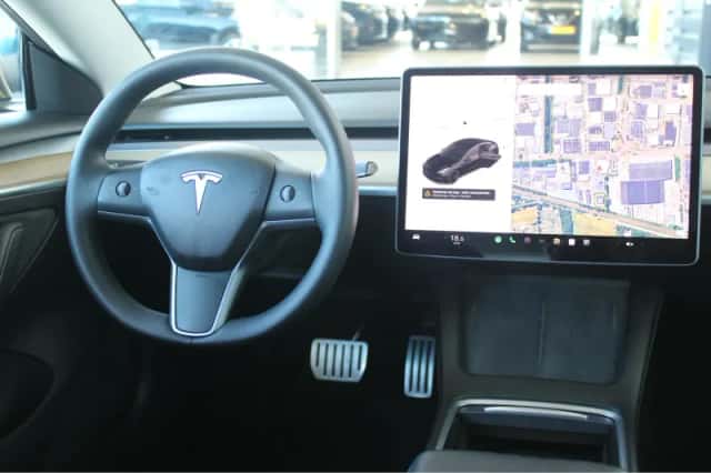 Tesla Model 3 (2021) thumbnail 17