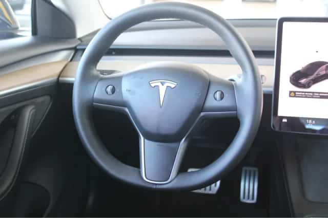 Tesla Model 3 (2021) thumbnail 18