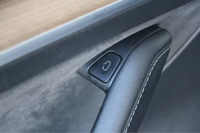 Tesla Model 3 (2021) thumbnail 21