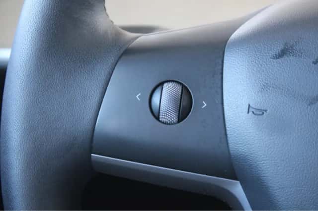 Tesla Model 3 (2021) thumbnail 23