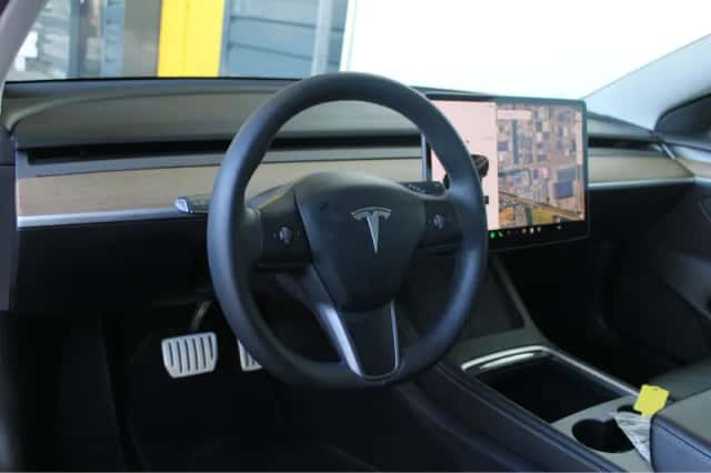 Tesla Model 3 (2021) thumbnail 10