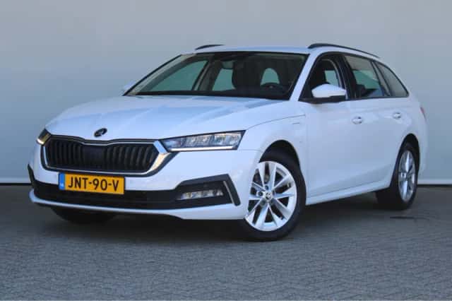Škoda Octavia (2022) thumbnail 1