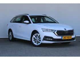 Škoda Octavia (2022) thumbnail 3