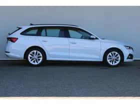Škoda Octavia (2022) thumbnail 4
