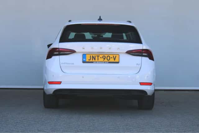 Škoda Octavia (2022) thumbnail 6