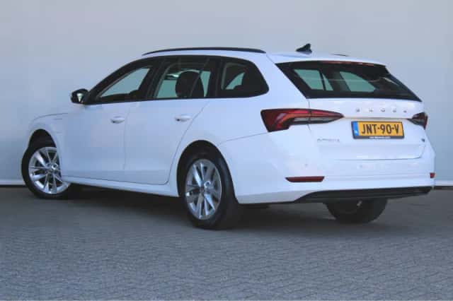 Škoda Octavia (2022) thumbnail 7
