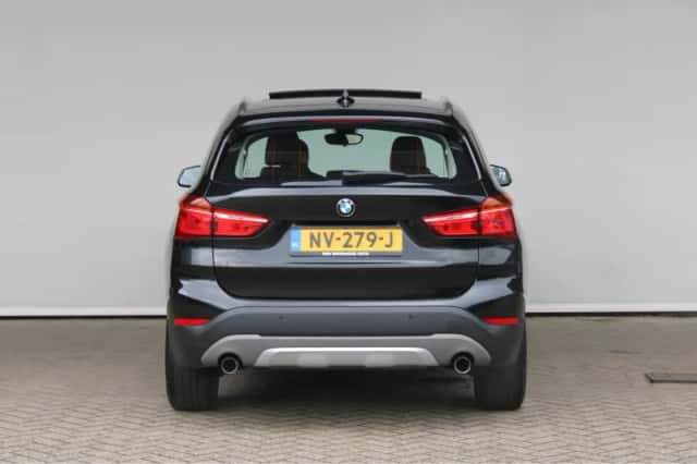 BMW X1 (2017) thumbnail 6