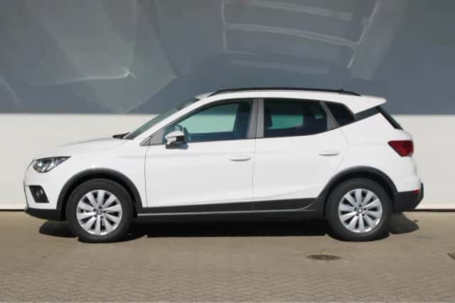 SEAT Arona (2021) thumbnail 3