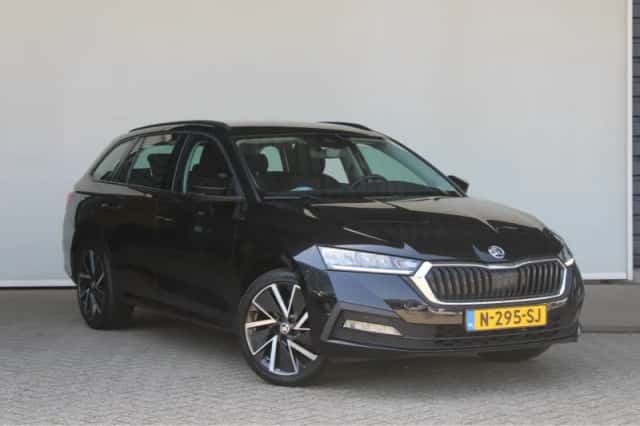 Škoda Octavia (2022) thumbnail 4
