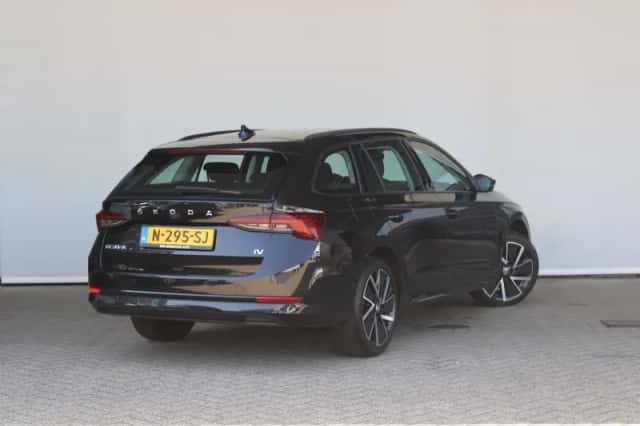 Škoda Octavia (2022) thumbnail 6